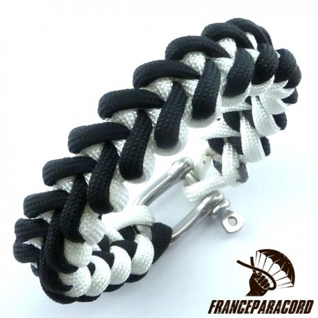 Shark jaw 2 colors Paracord Bracelet with Shackle