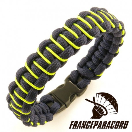 Simple Stitched Cobra paracord bracelet